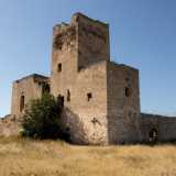 ...e Masseria La Monaca, nei pressi di Parco Adria. Quest�ultima � una struttura del XIII secolo completamente in rovina